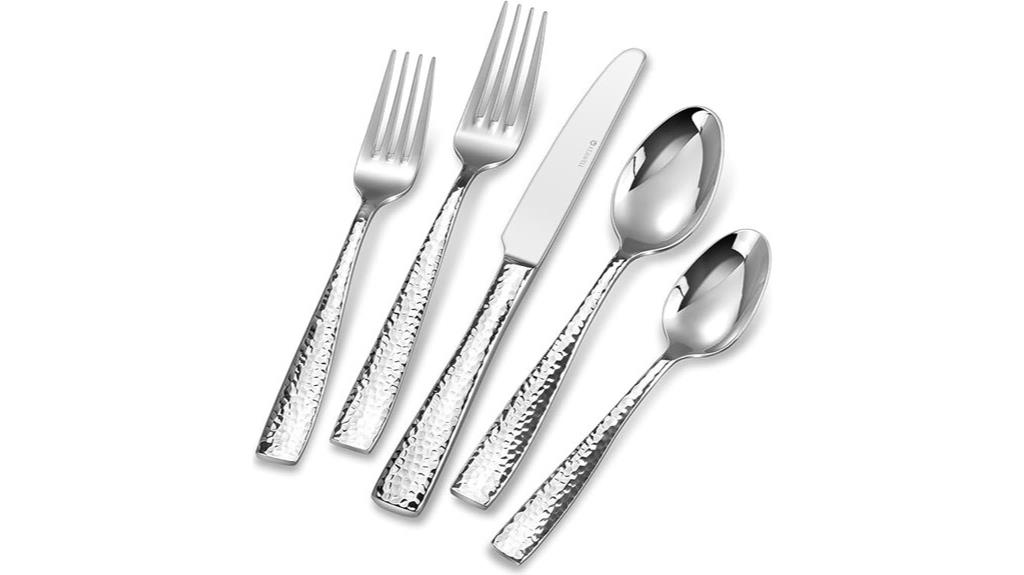 silverware set with squared edges